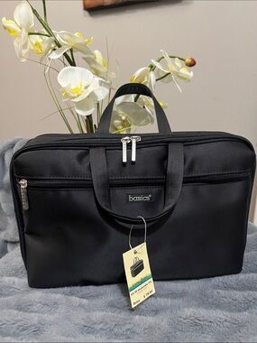 Living Things Weekender Bag NWT retail $20